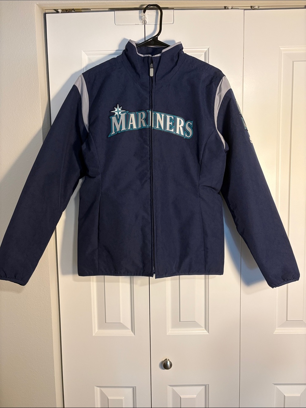Mariners Navy Women's Puffer Jacket - Team Logo